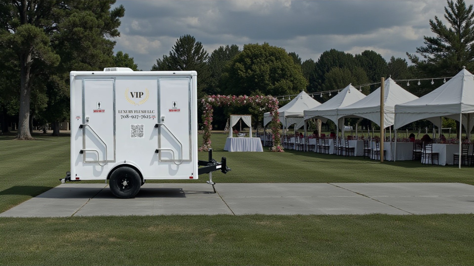 VIP Luxury Flush Luxury Restroom Trailer Rentals Chicago, Elgin, Joliet, Merrillville, Illinois Homepage BG 2
